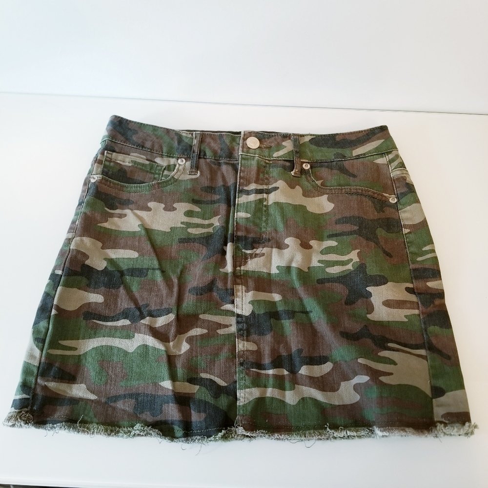 Forever 21 Camo Mini Skirt M